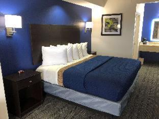 Executive Inn And Suites Joaquin Room photo
